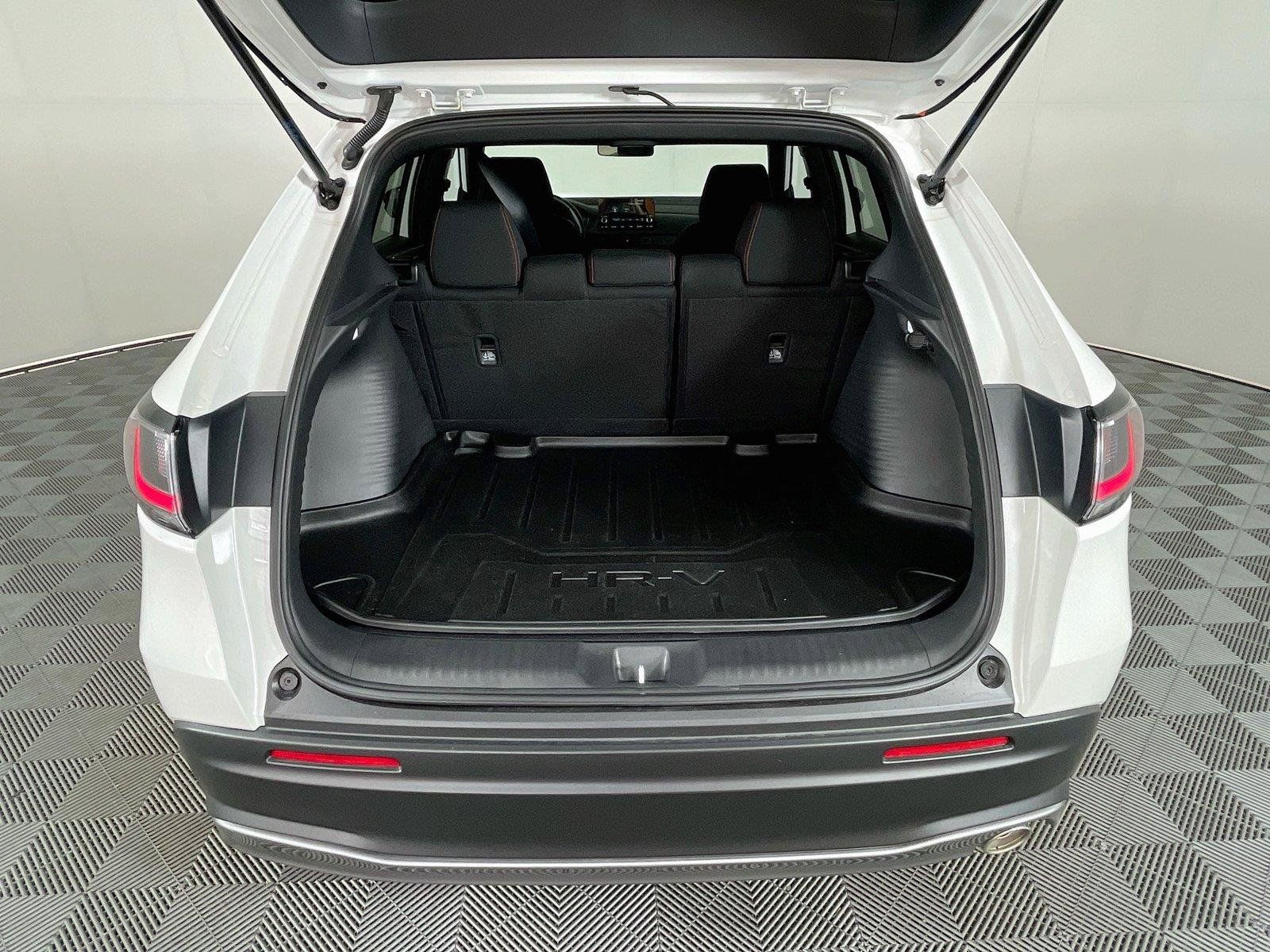 Certified 2025 Honda HR-V Sport image 29