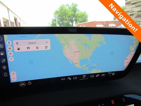 Used 2025 Buick Enclave Preferred AWD/4WD image 15