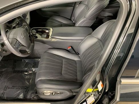 Used 2024 Lexus LS 500 AWD w/ Luxury Package image 23