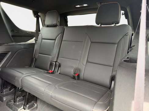 Used 2023 GMC Yukon SLT w/ SLT Premium Package AWD/4WD image 11