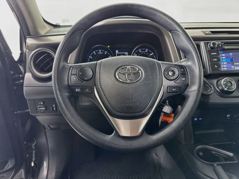 Used 2017 Toyota RAV4 LE FWD image 12
