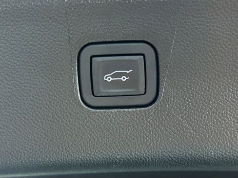 Used 2024 Buick Enclave Essence w/ Experience Buick Package image 32