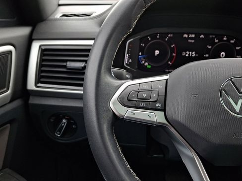 Certified 2022 Volkswagen Atlas Cross Sport SE image 21