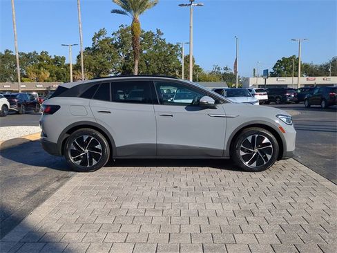 Certified 2021 Volkswagen ID.4 Pro S image 3