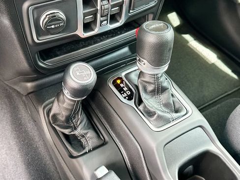 New 2026 Jeep Gladiator Sport AWD/4WD image 12
