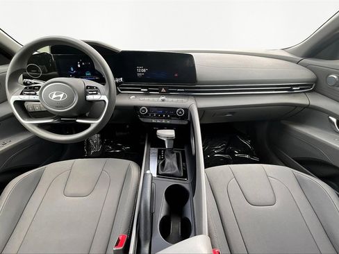 Used 2024 Hyundai Elantra SEL image 16
