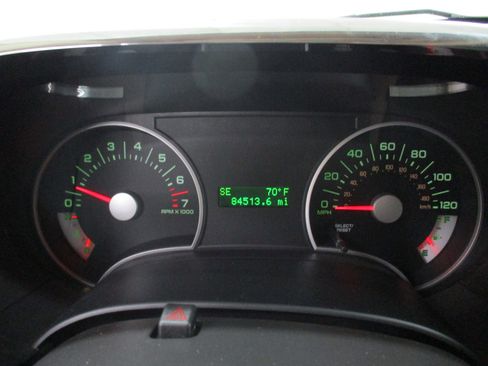 Used 2010 Ford Explorer XLT image 18