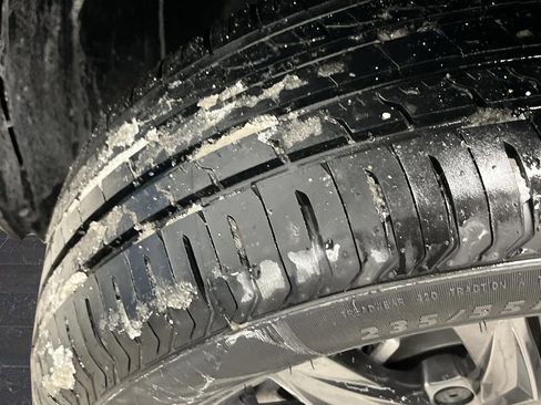 Used 2024 Volkswagen Tiguan SE image 35