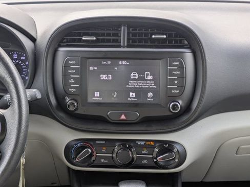 Used 2020 Kia Soul LX FWD image 17
