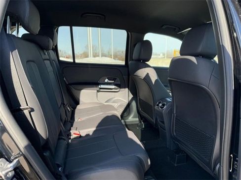 New 2025 Mercedes-Benz GLB 250 4MATIC image 7