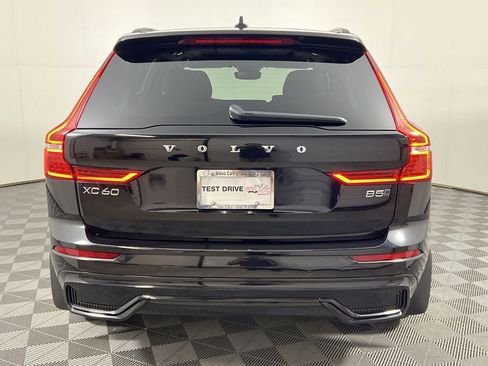 Certified 2025 Volvo XC60 B5 Core w/ Climate Package PRO image 9