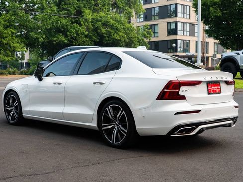 Used 2022 Volvo S60 T8 R-Design w/ Advanced Package AWD/4WD image 4