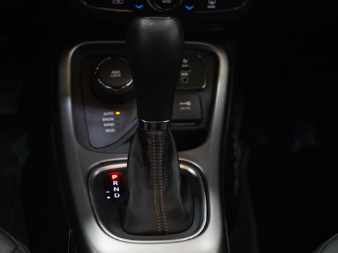 Used 2019 Jeep Compass Latitude w/ Cold Weather Group image 19