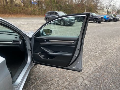 Used 2018 Honda Accord LX image 39