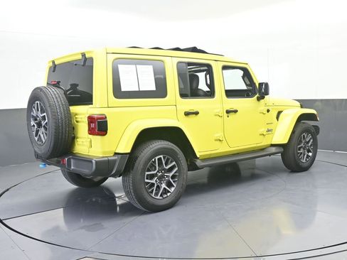 Used 2023 Jeep Wrangler Unlimited Sahara image 6