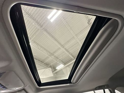 Used 2022 Toyota RAV4 XLE w/ Convenience Package image 30