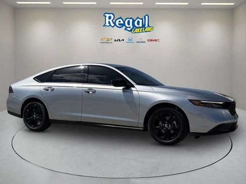 Used 2025 Honda Accord SE image 1