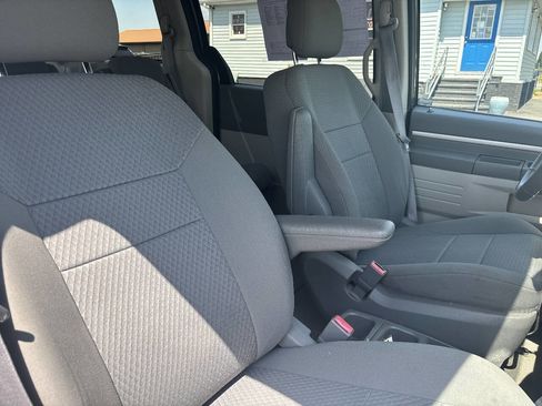 Used 2010 Dodge Grand Caravan Hero FWD image 19