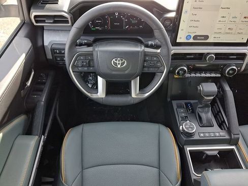 Used 2025 Toyota Tacoma Trailhunter image 12