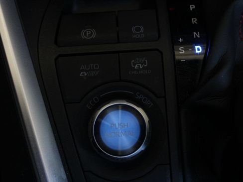 Used 2025 Toyota RAV4 XSE AWD/4WD image 34