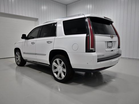 Used 2019 Cadillac Escalade Premium Luxury AWD/4WD image 34