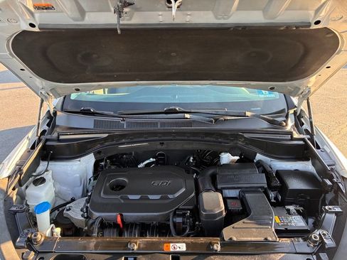 Used 2018 Hyundai Santa Fe Sport w/ 2.4L Value Package 02 FWD image 9