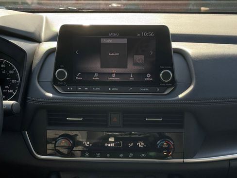 Used 2025 Nissan Rogue SV image 17