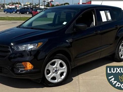 Used 2018 Ford Escape S FWD image 1