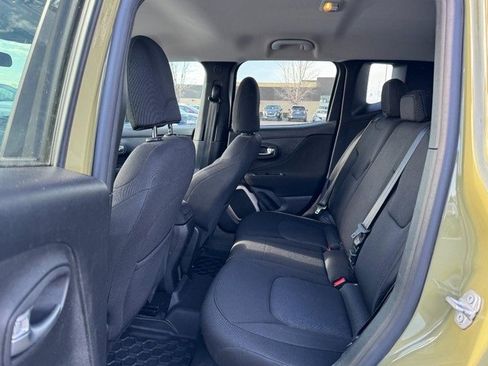 Used 2015 Jeep Renegade Latitude image 10