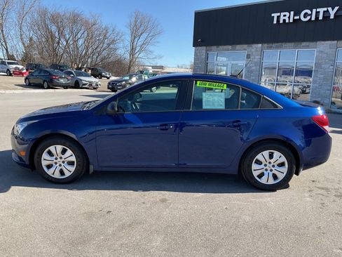Used 2013 Chevrolet Cruze LS image 3