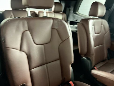 Certified 2024 Kia Telluride EX w/ EX Captain's Chair Package FWD image 30
