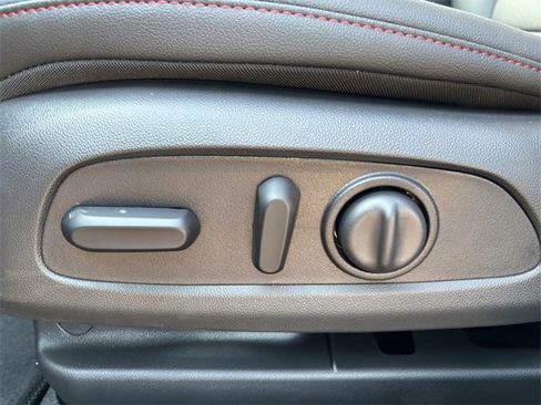 New 2026 Chevrolet Trax RS w/ Sunroof Package image 16