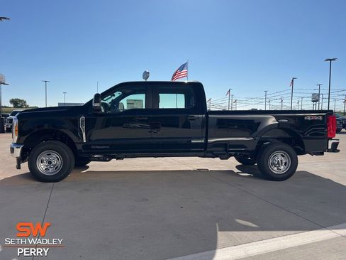 New 2026 Ford F250 XL w/ XL Chrome Package image 23