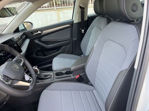 New 2026 Volkswagen Jetta SE image 8