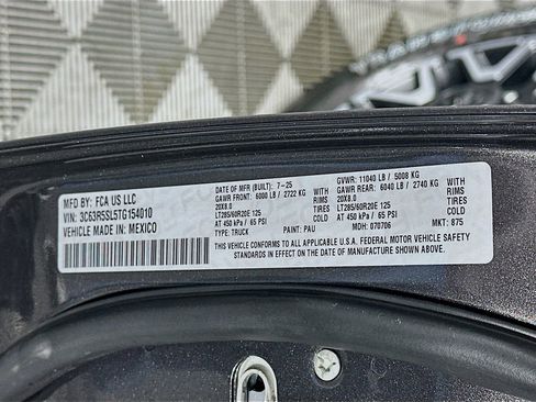 New 2026 RAM 2500 Limited w/ Towing Technology Group image 19