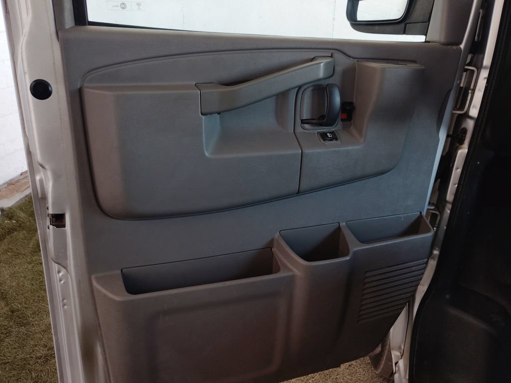 Used 2017 Chevrolet Express 2500 LS RWD image 21