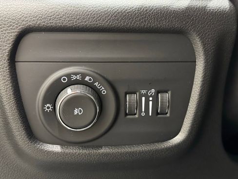 Used 2022 Jeep Grand Cherokee L Limited image 24