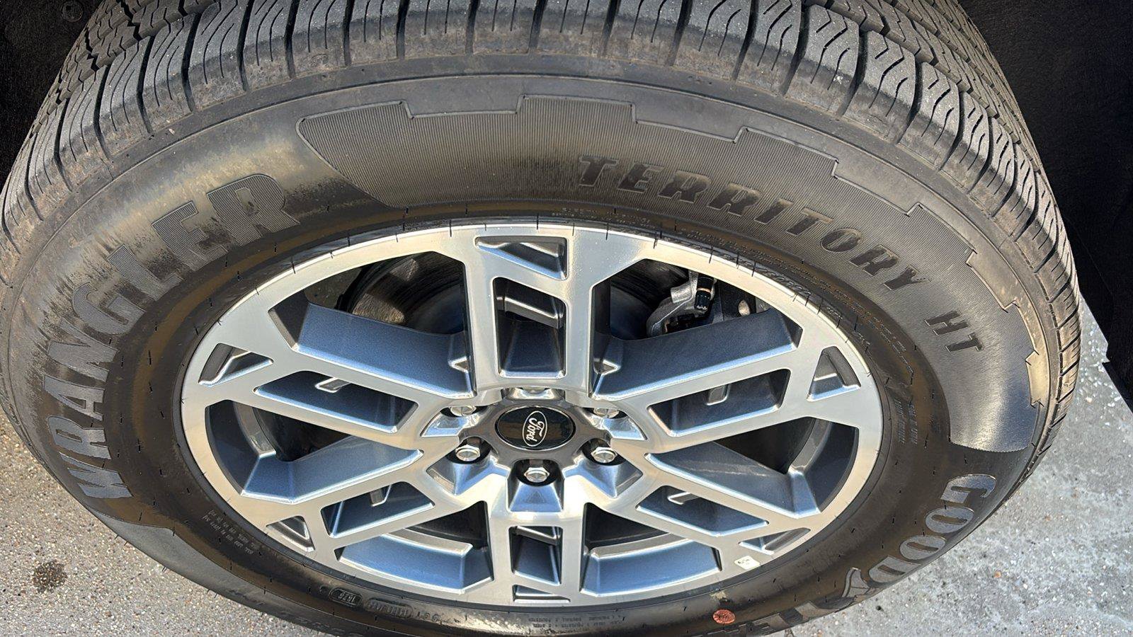 Used 2026 Ford Expedition Active RWD image 12