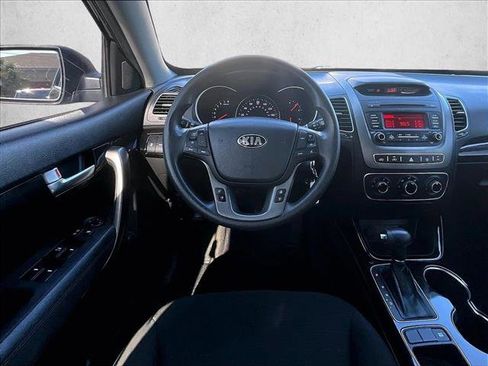 Used 2014 Kia Sorento LX FWD image 7