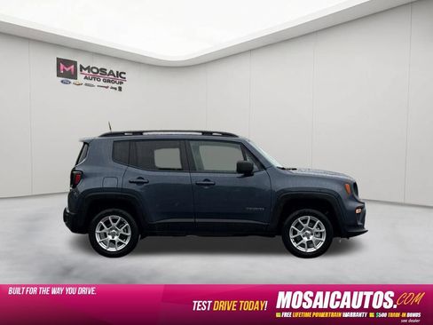 Used 2023 Jeep Renegade Latitude w/ Premium Group AWD/4WD image 8