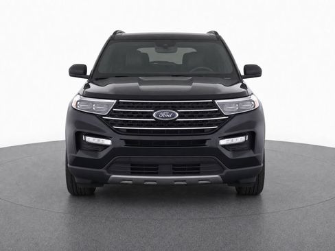 Used 2024 Ford Explorer XLT w/ Equipment Group 202A AWD/4WD image 5