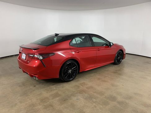 Used 2022 Toyota Camry XSE image 8