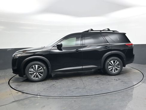 New 2026 Nissan Pathfinder SL image 8