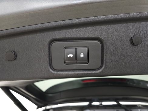 Used 2024 Nissan Pathfinder SL w/ SL Premium Package AWD/4WD image 9