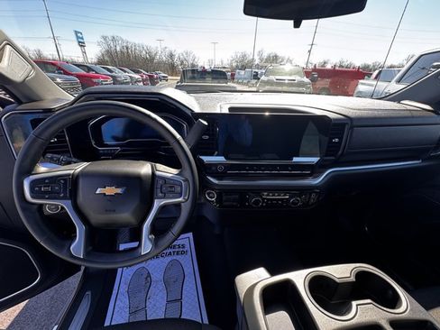Used 2025 Chevrolet Silverado 1500 LT w/ Z71 Off-Road Package image 13
