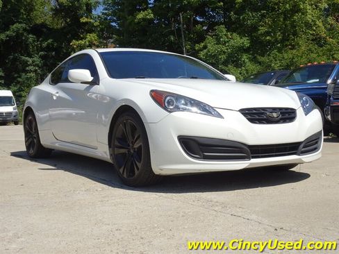 Used 2011 Hyundai Genesis 2.0T RWD image 4