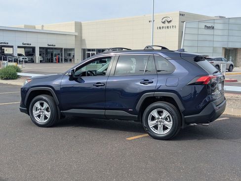 Used 2021 Toyota RAV4 XLE w/ XLE Grade Weather Package image 4
