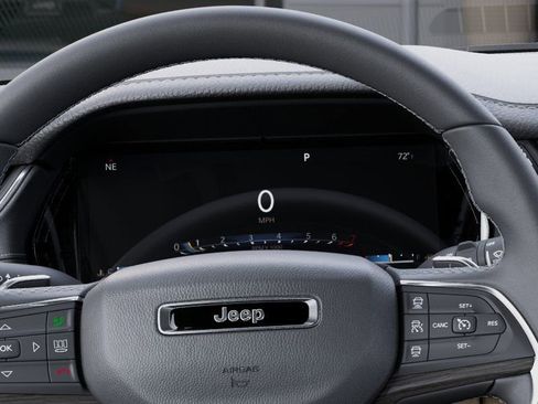 New 2025 Jeep Grand Cherokee Limited image 17