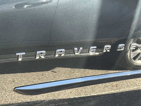 Used 2020 Chevrolet Traverse Premier FWD image 11