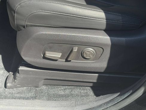 Used 2026 Kia Carnival FWD image 23